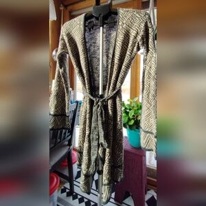 Knox Rose Small Green And Cream Sweater